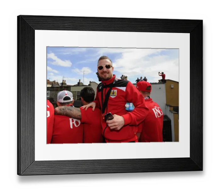 Framed Print : Bristol City Football Club's Championship Winning Team Celebrates with Open Top Bus Tour (Wade Elliott on Bus, Joe Meredith / JMP Photo, 04 / 05 / 2015) Framed Print : Bristol City Football Club's Championship Winning Team Celebrates with Open Top Bus Tour (Wade Elliott on Bus, Joe Meredith / JMP Photo, 04 / 05 / 2015)