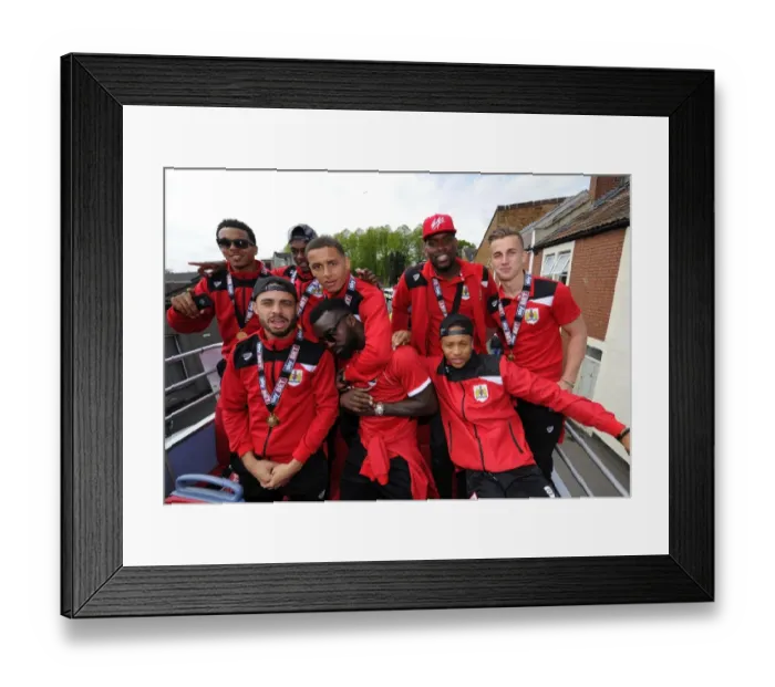 Framed Print : Bristol City FC: Champions Bus Parade (May 2015) Framed Print : Bristol City FC: Champions Bus Parade (May 2015)