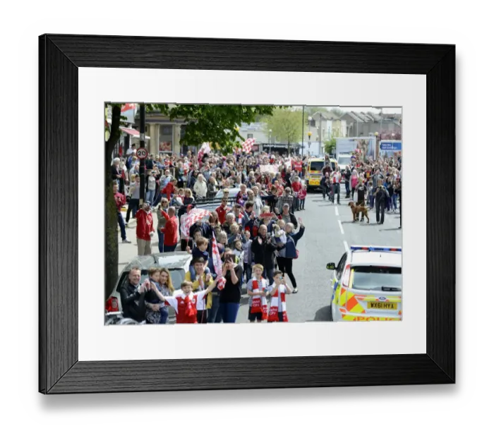 Framed Print : Thousands Welcome Home Bristol City: Unforgettable Celebration Tour Moment (Joe Meredith / JMP, 2015) Framed Print : Thousands Welcome Home Bristol City: Unforgettable Celebration Tour Moment (Joe Meredith / JMP, 2015)