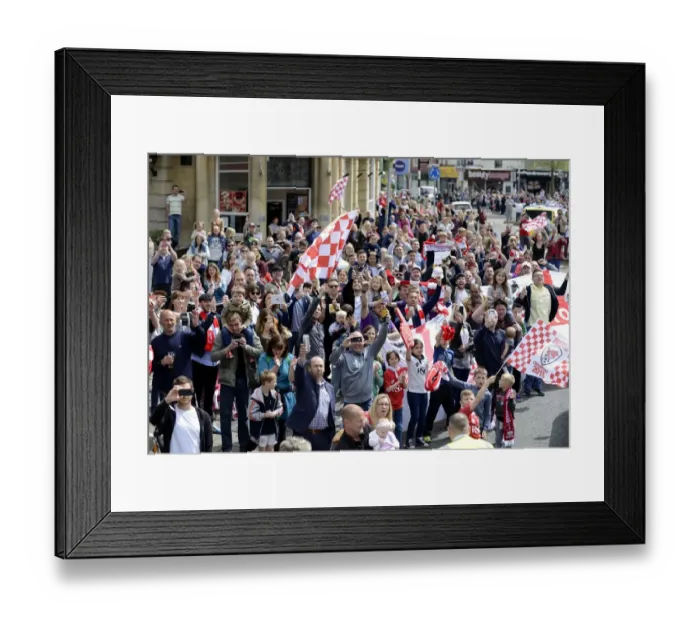 Framed Print : Thousands Gather for Unforgettable Bristol City Welcome-Home Parade Framed Print : Thousands Gather for Unforgettable Bristol City Welcome-Home Parade