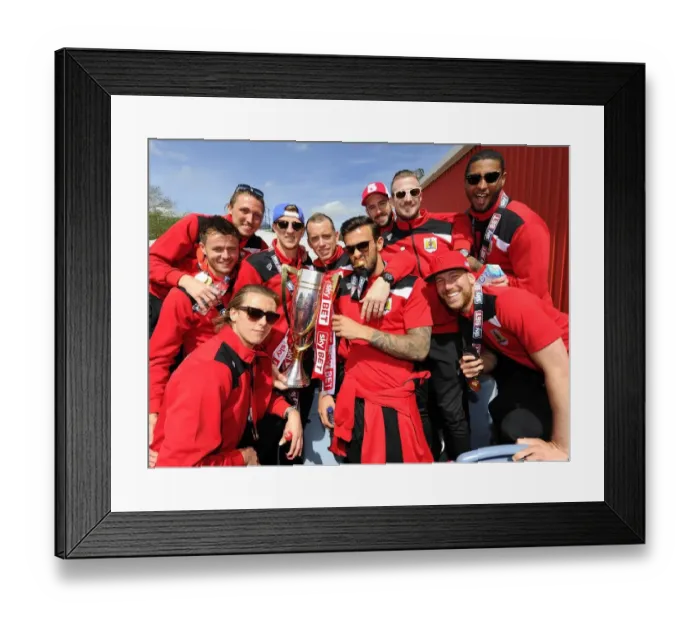 Framed Print : Bristol City Football Club: Champions Bus Parade, May 2015 Framed Print : Bristol City Football Club: Champions Bus Parade, May 2015