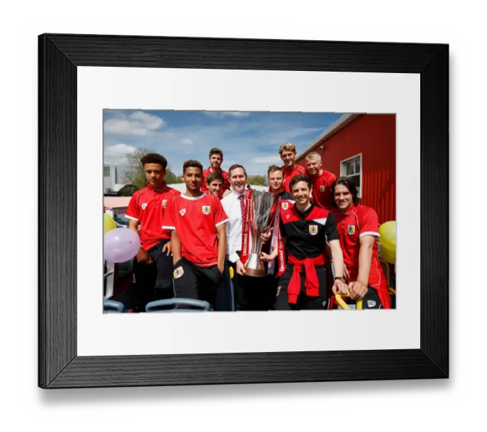 Framed Print : Bristol City FC: Champions Parade - League 1 and Johnstones Paint Trophy Victory Framed Print : Bristol City FC: Champions Parade - League 1 and Johnstones Paint Trophy Victory