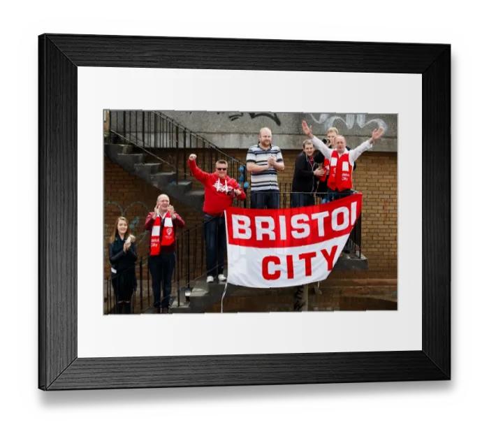 Framed Print : Bristol City: Champions Parade - Celebrating League 1 and Johnstones Paint Trophy Victories Framed Print : Bristol City: Champions Parade - Celebrating League 1 and Johnstones Paint Trophy Victories