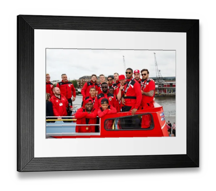 Framed Print : Bristol City Champions: Triumphant Parade through Bristol after Winning League 1 and Johnstones Paint Trophy Titles