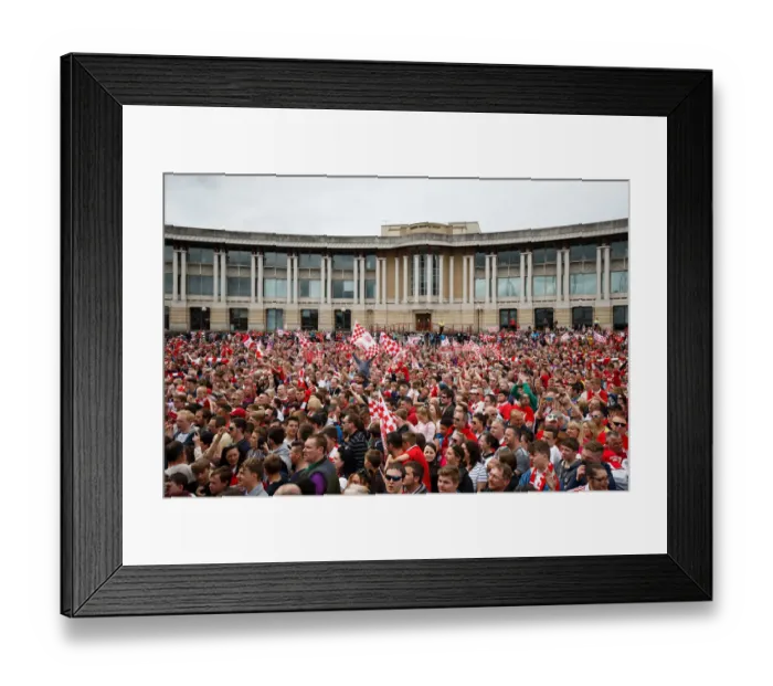 Framed Print : Thousands Celebrate: Bristol City's Double Title Victory Parade - Champions of League 1 and Johnstones Paint Trophy