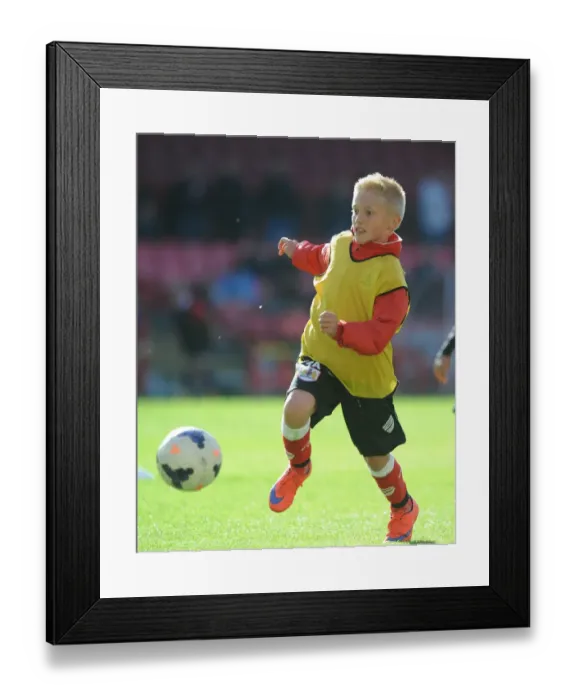 Framed Print : Bristol City Football Club: Training at Ashton Gate Stadium - May 2015 (Academy Session) Framed Print : Bristol City Football Club: Training at Ashton Gate Stadium - May 2015 (Academy Session)