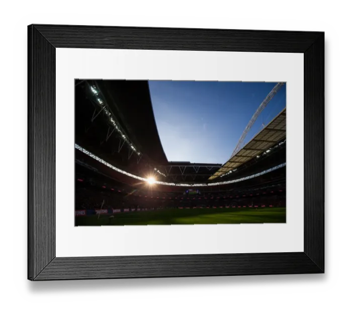 Framed Print : Bristol City Leads 2-0 at Sunset in Johnstones Paint Trophy Final at Wembley Stadium