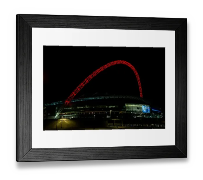 Framed Print : Red Glory at Wembley: Bristol City's 2-0 Victory over Walsall