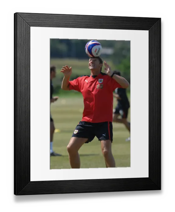 Framed Print : Bristol City First Team: Pre-Season Training 08-09 Framed Print : Bristol City First Team: Pre-Season Training 08-09