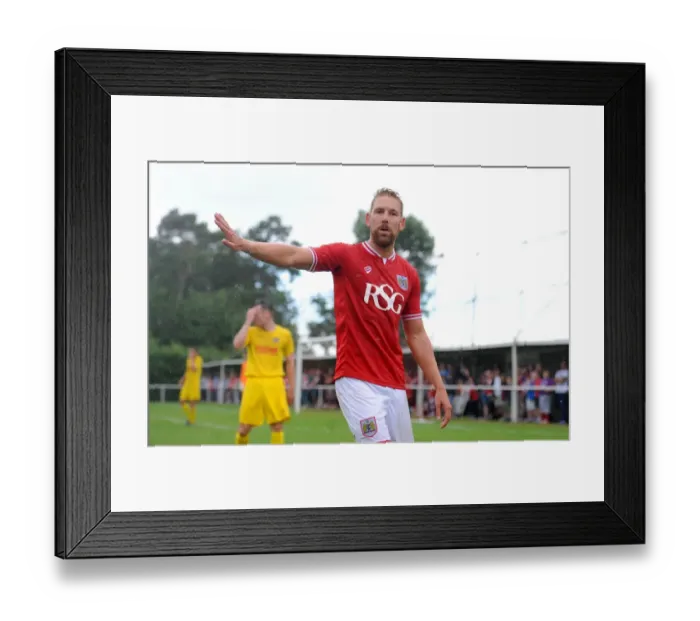 Framed Print : Bristol City FC: Scott Wagstaff in Pre-Season Action at Brislington Stadium (July 2015) Framed Print : Bristol City FC: Scott Wagstaff in Pre-Season Action at Brislington Stadium (July 2015)