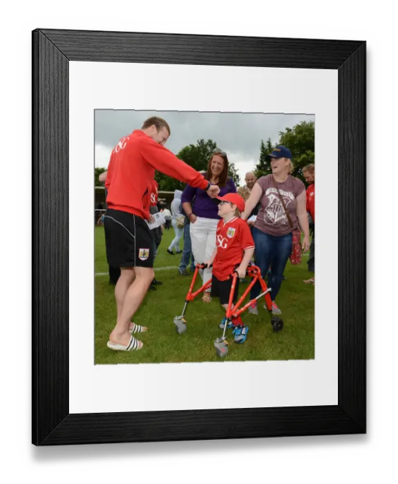 Framed Print : Bristol City FC: Oskar Pycroft and Wade Elliott in Deep Conversation at Pre-Season Friendly, 2015 Framed Print : Bristol City FC: Oskar Pycroft and Wade Elliott in Deep Conversation at Pre-Season Friendly, 2015
