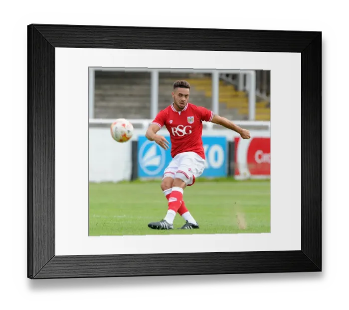 Framed Print : Derrick Williams in Action: Bristol City vs Bath City (2015) Framed Print : Derrick Williams in Action: Bristol City vs Bath City (2015)