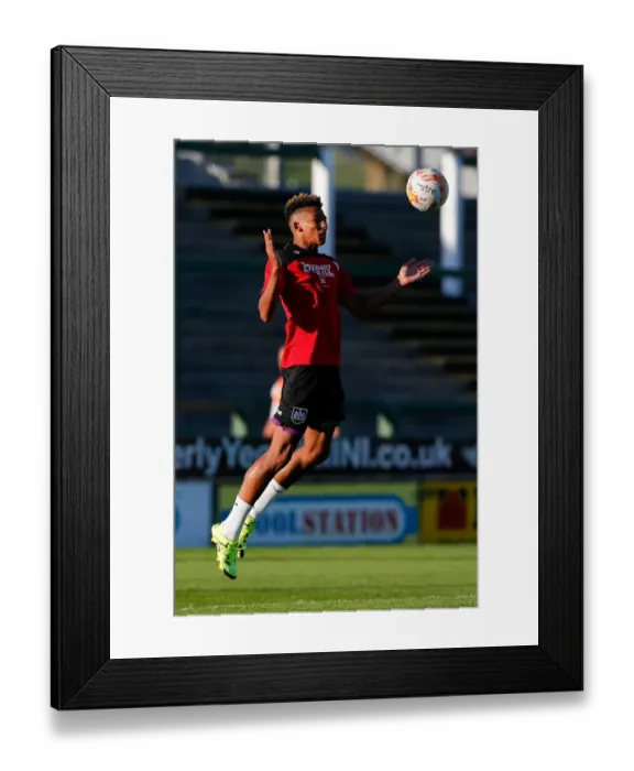 Framed Print : Lloyd Kelly in Action: Bristol City vs Yeovil Town, 2015