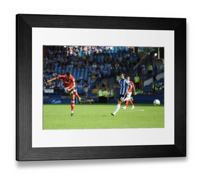 Framed Print : Marlon Pack Goes for Glory: Sheffield Wednesday vs. Bristol City Championship Clash, 2015