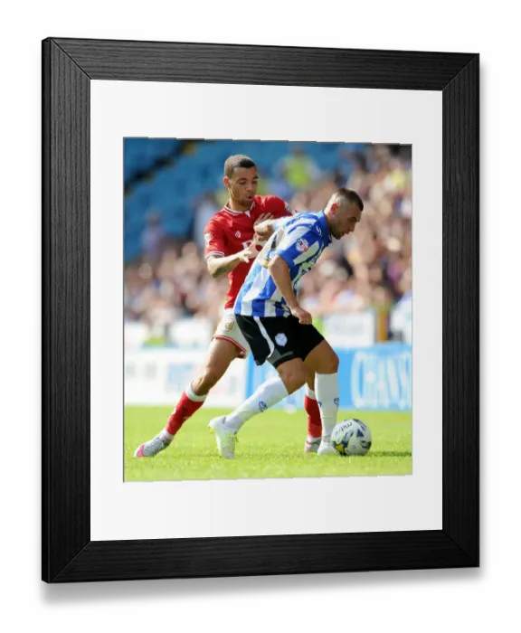 Framed Print : Ryan Fredericks Closes In on Jack Hunt - Intense Action from Sheffield Wednesday vs. Bristol City Framed Print : Ryan Fredericks Closes In on Jack Hunt - Intense Action from Sheffield Wednesday vs. Bristol City