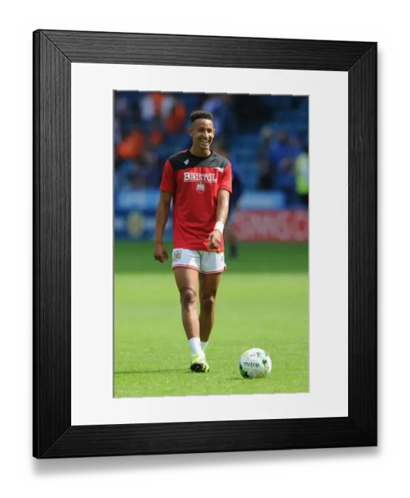 Framed Print : Sky Bet Championship Showdown: Callum Robinson in Action for Bristol City at Hillsborough Stadium - Sheffield Wednesday vs. Bristol City (August 8, 2015)