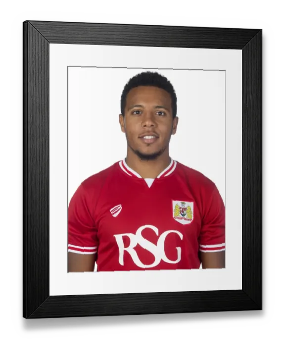 Framed Print : Focused Training: Derrick Williams of Bristol City