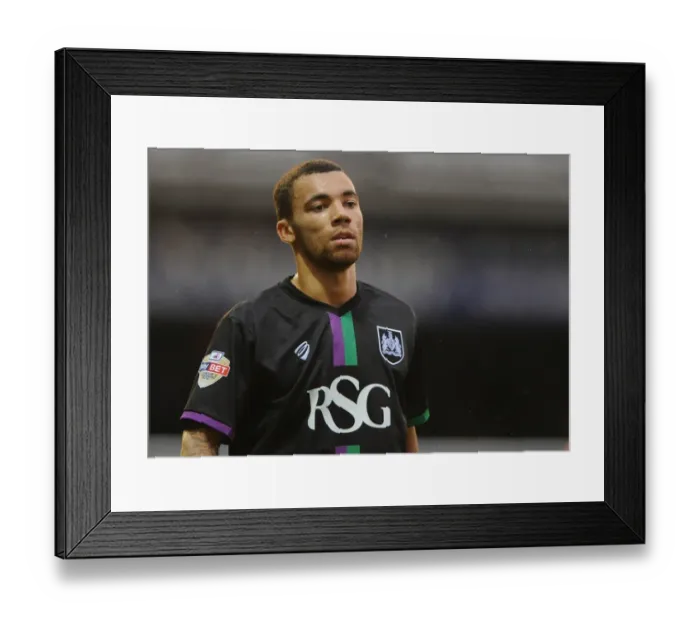 Framed Print : Ryan Fredericks in Action: Luton Town vs. Bristol City, 11-08-2015 Framed Print : Ryan Fredericks in Action: Luton Town vs. Bristol City, 11-08-2015