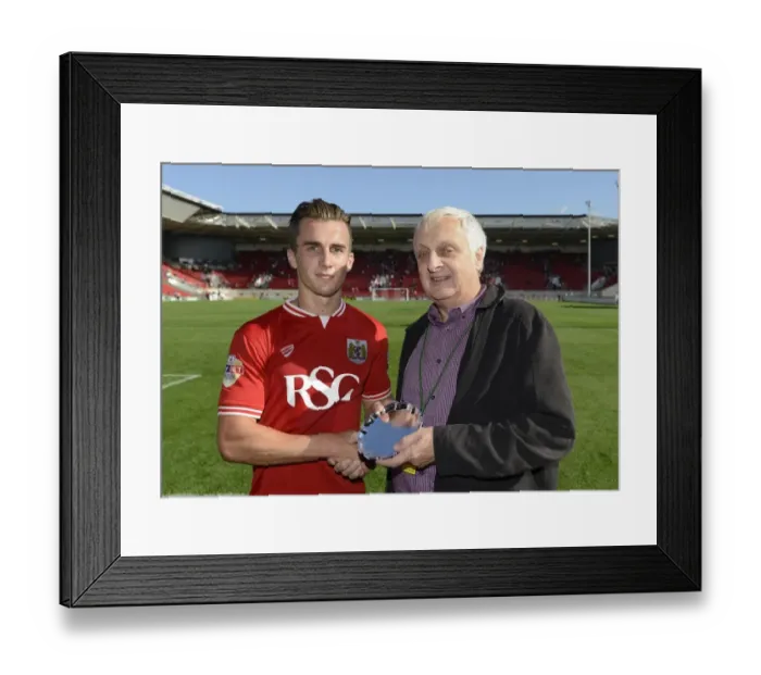 Framed Print : Joe Meredith Receives Man of the Match Honors vs. Brentford in Sky Bet Championship (15 / 08 / 2015)