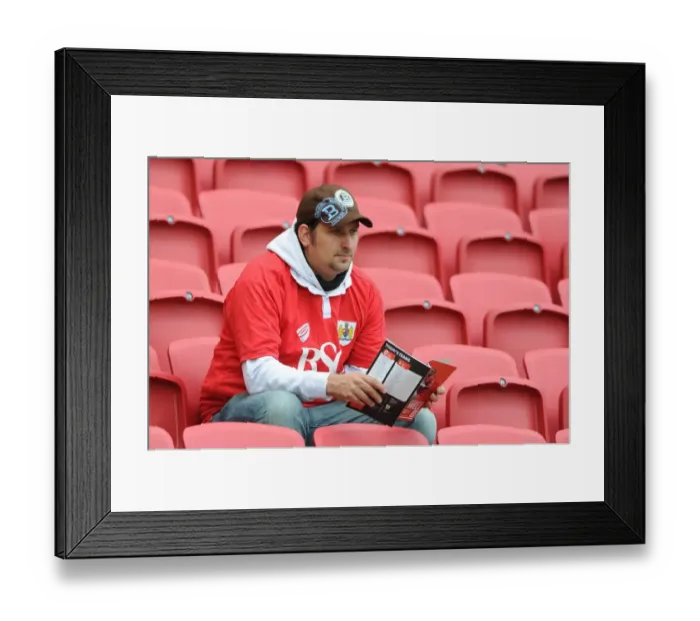 Framed Print : Championship Showdown: Bristol City vs Leeds United at Ashton Gate (August 2015)