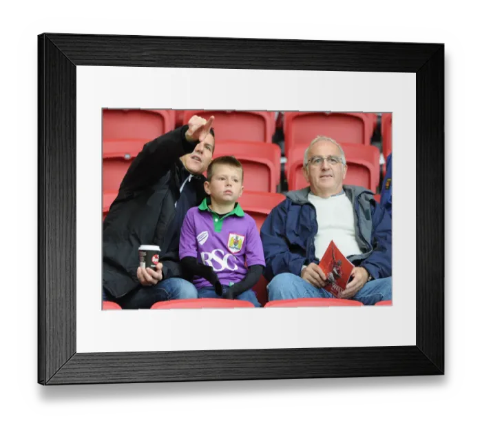 Framed Print : Championship Showdown: Bristol City vs Leeds United at Ashton Gate (August 2015)
