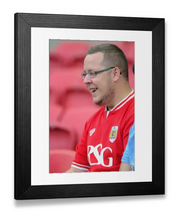 Framed Print : Championship Showdown: A Battle of Football Powerhouses - Bristol City vs Leeds United at Ashton Gate (19 August 2015)