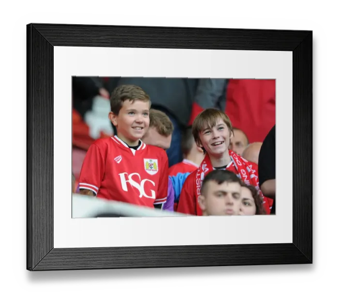 Framed Print : Championship Clash: Bristol City vs Leeds United at Ashton Gate (August 2015) Framed Print : Championship Clash: Bristol City vs Leeds United at Ashton Gate (August 2015)