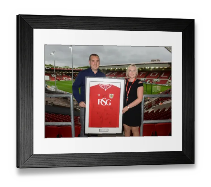 Framed Print : Bristol City vs Leeds United Clash in Sky Bet Championship (August 2015)