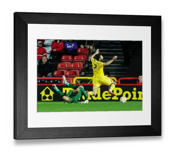 Framed Print : Bristol City vs Leeds United Clash in Sky Bet Championship at Ashton Gate (19.08.2015)
