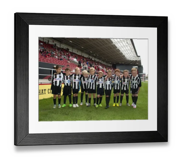 Framed Print : Sky Bet Championship Showdown: Burnley vs. Bristol City at Ashton Gate (August 2015)