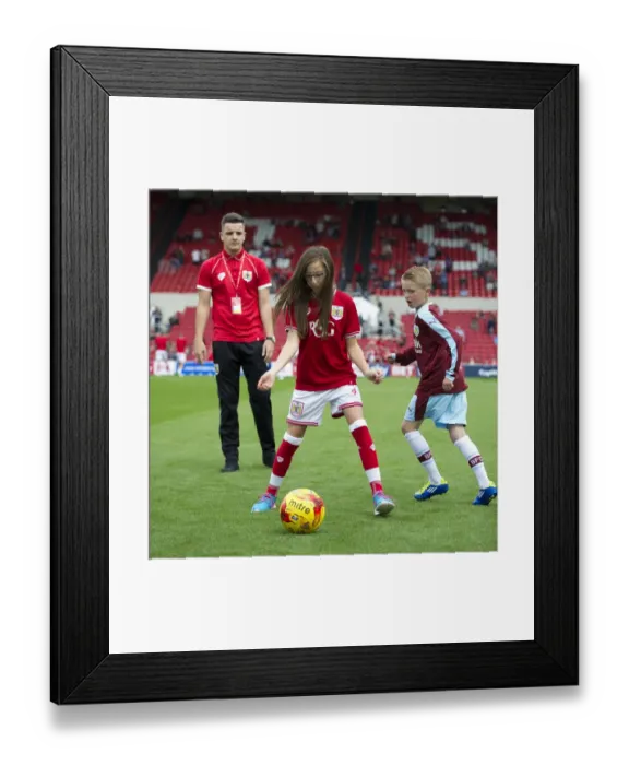 Framed Print : Bristol City vs Burnley: Intense Clash at Ashton Gate Stadium (2015)