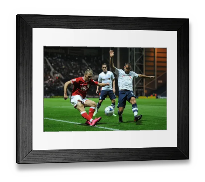 Framed Print : Bristol City's Luke Freeman Attempts a Cross Against Preston North End, Sky Bet Championship (15 / 09 / 2015) Framed Print : Bristol City's Luke Freeman Attempts a Cross Against Preston North End, Sky Bet Championship (15 / 09 / 2015)