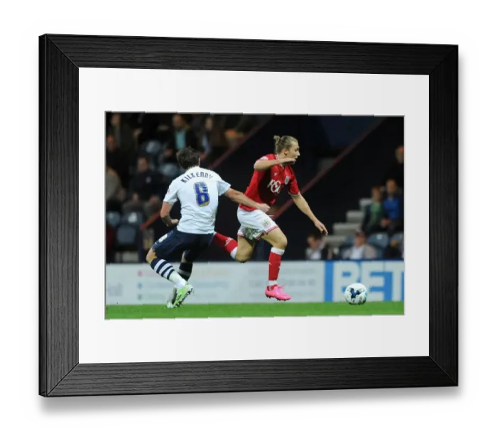 Framed Print : Bristol City's Luke Freeman Outruns Preston North End's Neil Kilkenny Framed Print : Bristol City's Luke Freeman Outruns Preston North End's Neil Kilkenny
