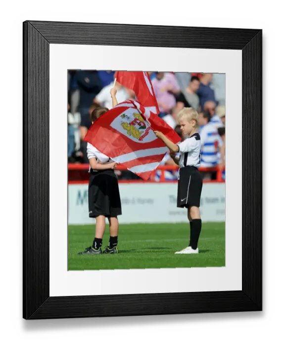 Framed Print : Young Flag Bearers of Portishead Town FC at Bristol City vs. Reading, 2015