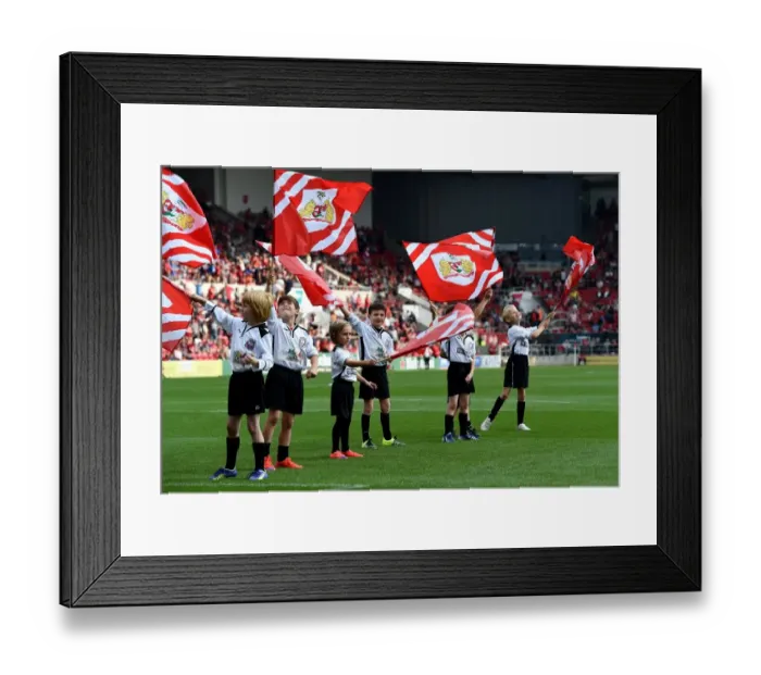Framed Print : Young Flag Bearers of Portishead Town FC at Bristol City vs. Reading, 2015