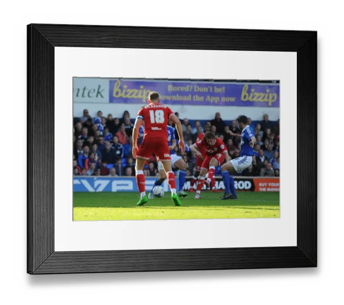 Framed Print : Dramatic Equalizer: Luke Freeman Scores for Bristol City at Ipswich Town (2015)