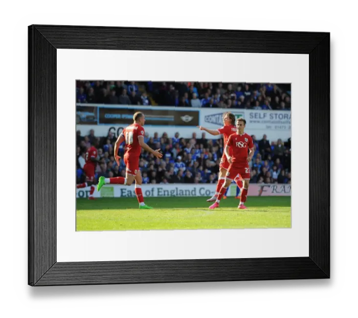 Framed Print : Bristol City's Luke Freeman Scores Dramatic Equalizer Against Ipswich Town in Sky Bet Championship Framed Print : Bristol City's Luke Freeman Scores Dramatic Equalizer Against Ipswich Town in Sky Bet Championship