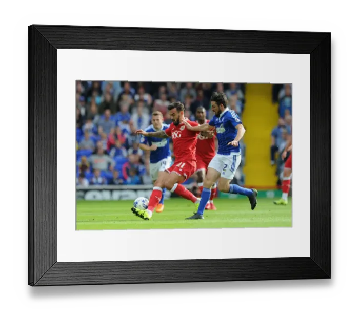 Framed Print : Marlon Pack in Control: Ipswich Town vs. Bristol City Championship Clash, September 2015