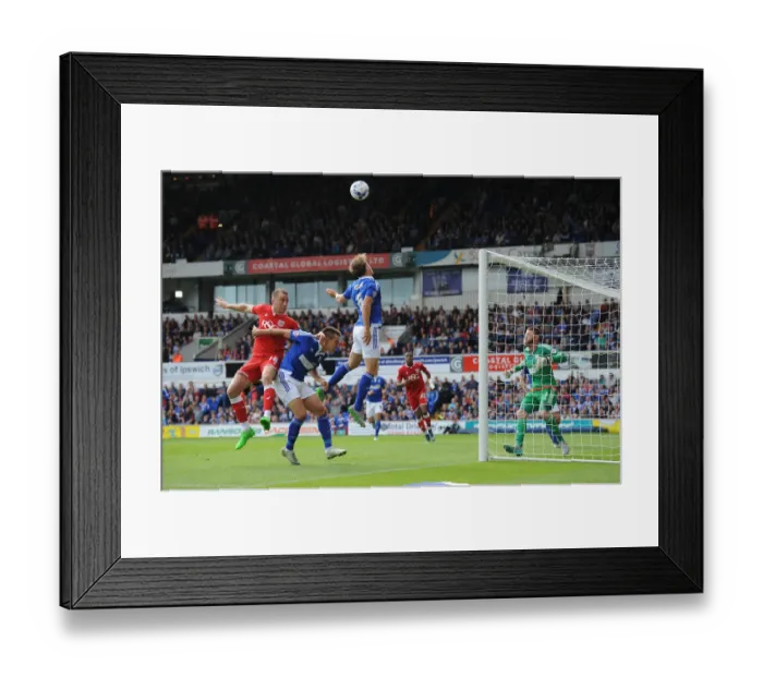 Framed Print : Bristol City's Aaron Wilbraham Attacks at the Far Post - Sky Bet Championship: Ipswich Town vs. Bristol City (September 2015) Framed Print : Bristol City's Aaron Wilbraham Attacks at the Far Post - Sky Bet Championship: Ipswich Town vs. Bristol City (September 2015)