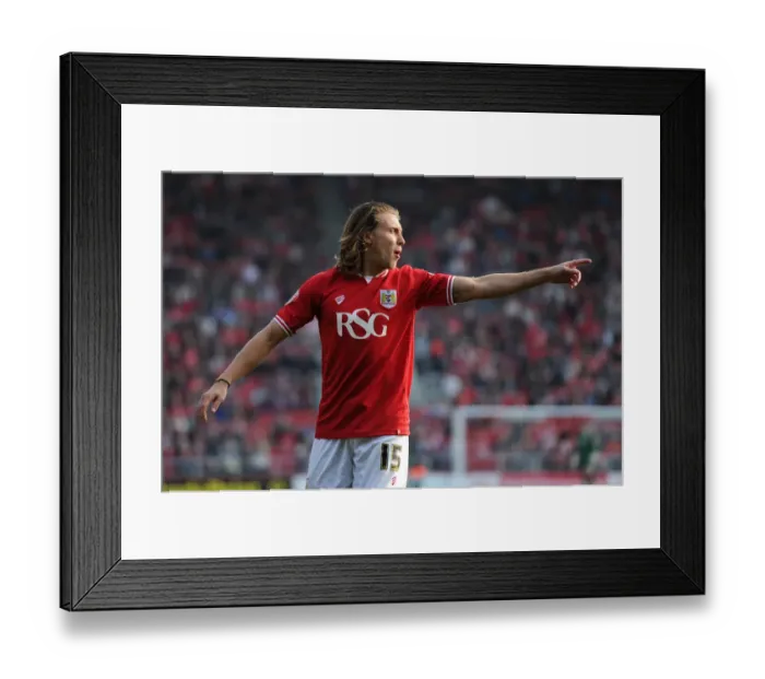 Framed Print : Bristol City vs MK Dons: Luke Freeman in Action at Ashton Gate, October 2015