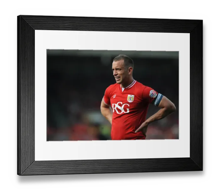 Framed Print : Aaron Wilbraham in Action: Bristol City vs MK Dons, October 2015 - Ashton Gate