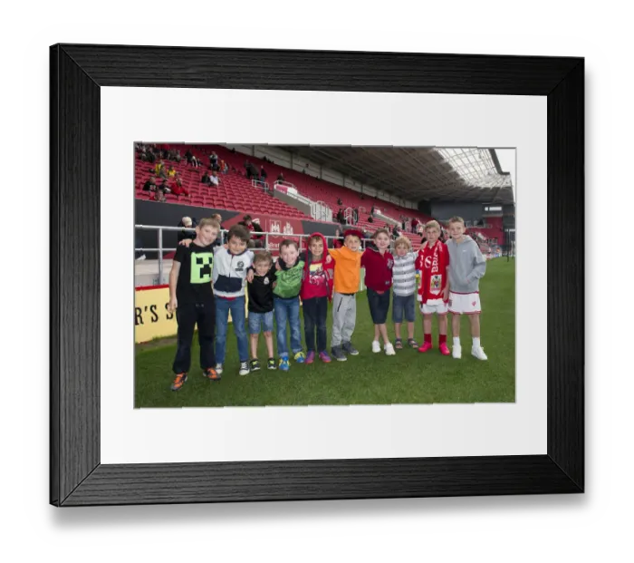 Framed Print : Bristol City Football Team vs MK Dons - Sky Bet Championship Group Photo (October 2015)
