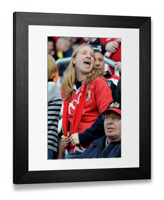 Framed Print : Sky Bet Championship Showdown: Bristol City vs MK Dons at Ashton Gate Stadium (October 2015)