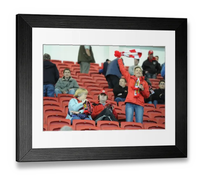 Framed Print : Bristol City vs Nottingham Forest: Clash at Ashton Gate - Sky Bet Championship Framed Print : Bristol City vs Nottingham Forest: Clash at Ashton Gate - Sky Bet Championship