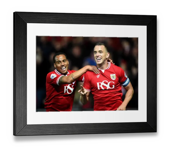 Framed Print : Thrilling Goal Celebration: Aaron Wilbraham Scores for Bristol City Against Nottingham Forest (Sky Bet Championship)