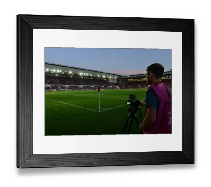 Framed Print : Bristol City vs Fulham: UWE Students Film Championship Match at Ashton Gate (October 2015) Framed Print : Bristol City vs Fulham: UWE Students Film Championship Match at Ashton Gate (October 2015)