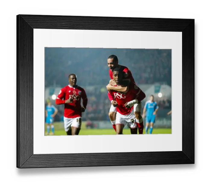 Framed Print : Bristol City Leads Wolves: Kodjia's Stunner at Ashton Gate (3 Nov 2015)
