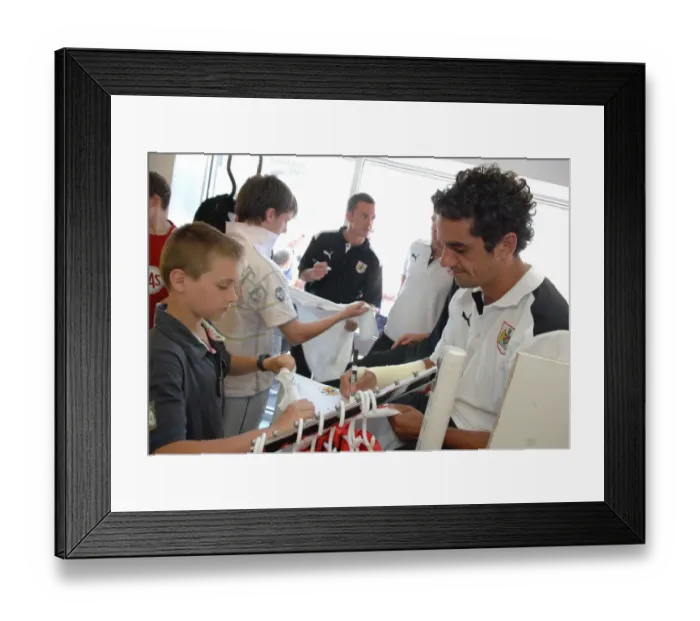 Framed Print : Bristol City FC Open Day: 2008-2009 Season - Meeting the First Team Framed Print : Bristol City FC Open Day: 2008-2009 Season - Meeting the First Team