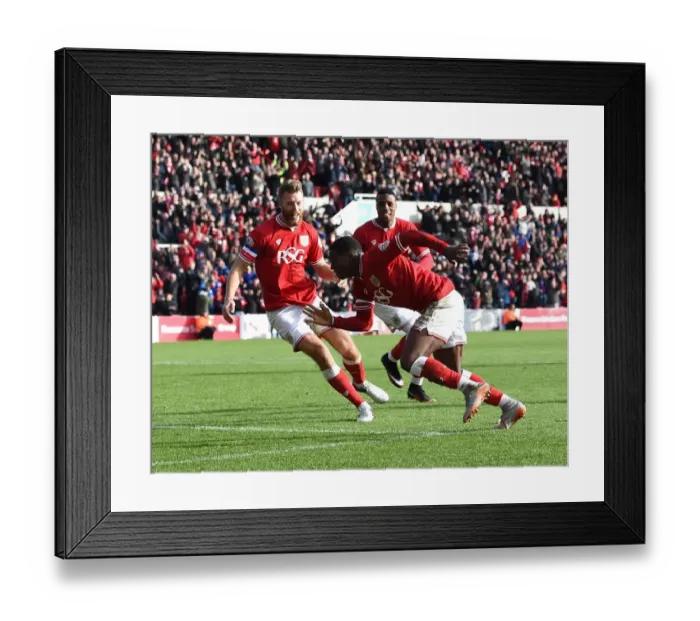 Framed Print : Bristol City: Agard's Goal Celebration with Baker and Kodjia vs Hull City, 2015 - Sky Bet Championship