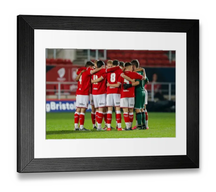 Framed Print : Bristol City U18s Huddle Before FA Youth Cup Clash Against Cardiff City U18s, Ashton Gate Stadium (14 / 12 / 2015)